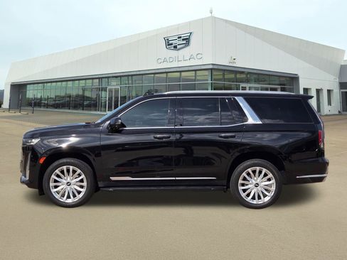 Used 2022 Cadillac Escalade Luxury AWD/4WD image 3