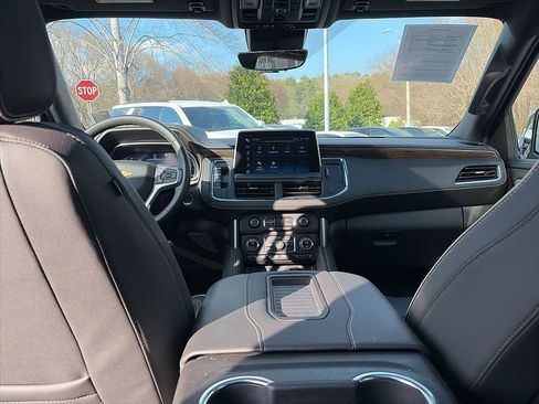 Used 2024 Chevrolet Tahoe Premier w/ Premium Package image 5