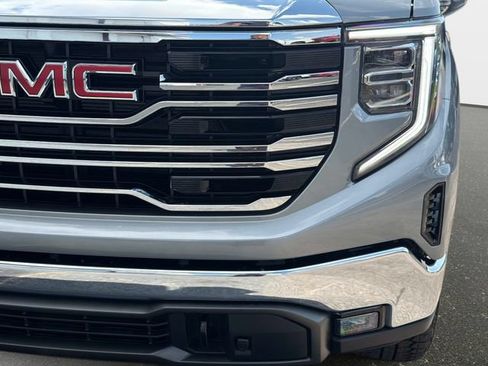 New 2026 GMC Sierra 1500 SLT w/ SLT Premium Package AWD/4WD image 9