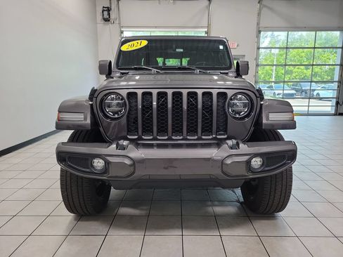 Used 2021 Jeep Gladiator Overland AWD/4WD image 7