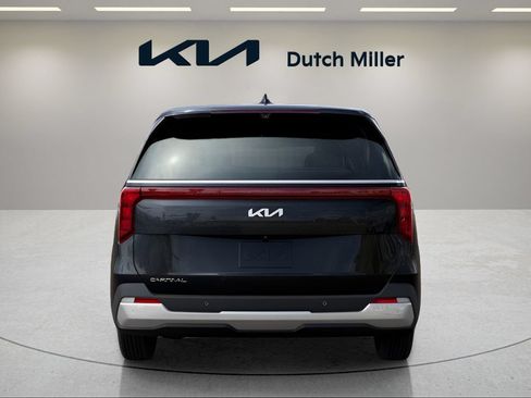 Used 2026 Kia Carnival FWD image 4