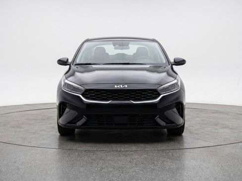 Used 2025 Kia K4 LXS image 2