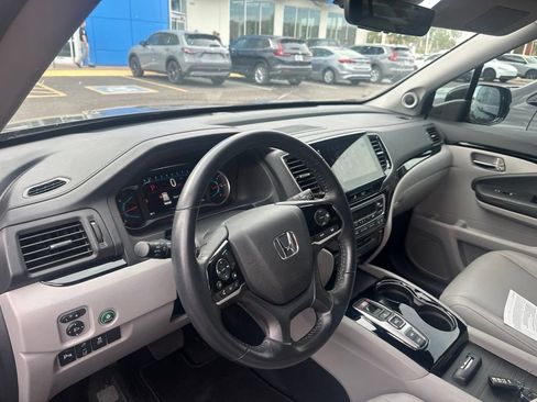 Used 2020 Honda Pilot Touring image 11