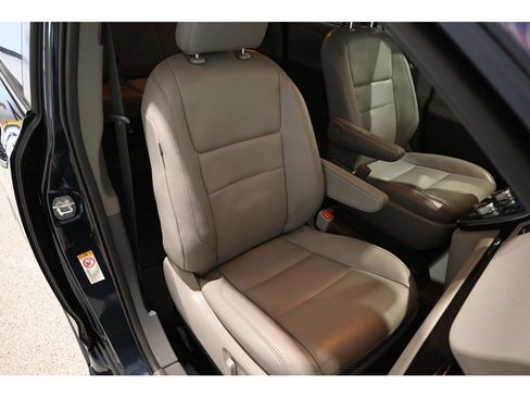 Used 2018 Toyota Sienna XLE Premium FWD image 16