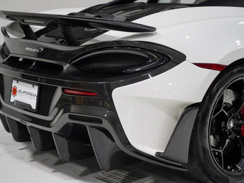 Used 2019 McLaren 600LT RWD image 23