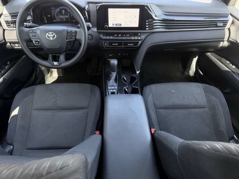 Used 2025 Toyota Camry LE FWD image 11