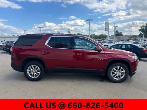 Used 2020 Chevrolet Traverse LT FWD image 4