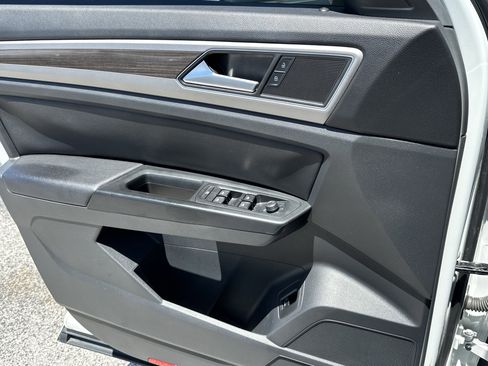 Used 2019 Volkswagen Atlas SE w/ Towing Package FWD image 25