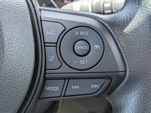 Used 2025 Toyota RAV4 XLE w/ Convenience Package FWD image 25