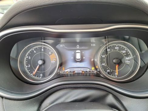 Used 2019 Jeep Cherokee Limited image 21