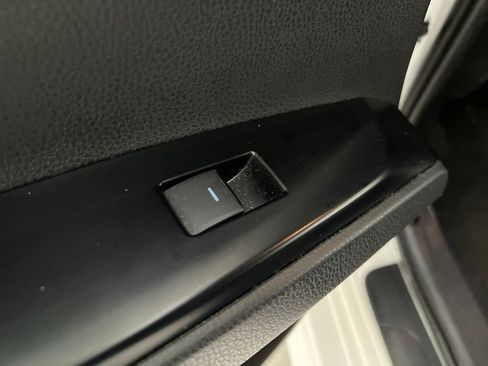 Used 2025 Toyota Camry SE image 15