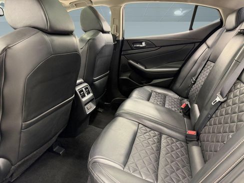 Used 2019 Nissan Maxima Platinum w/ Sport Mat Group FWD image 24