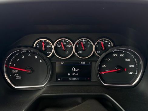 Used 2021 Chevrolet Suburban LT w/ LT Signature Package image 18