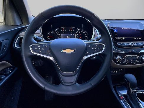 Used 2023 Chevrolet Equinox Premier image 11