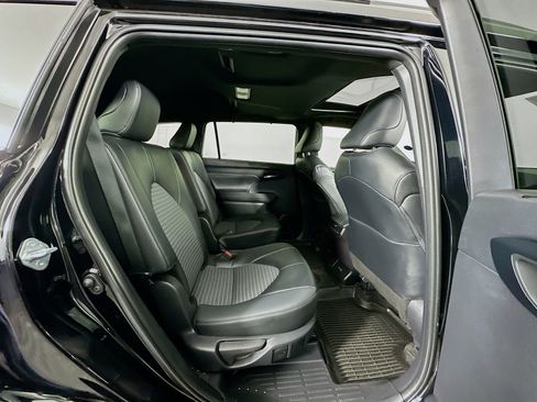 Certified 2026 Toyota Highlander XSE image 30