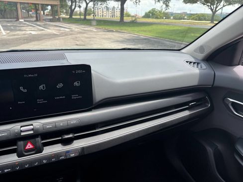 Used 2025 Kia K4 FWD image 30