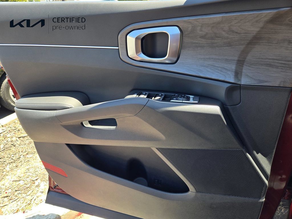 Certified 2025 Kia Sorento X-Line EX AWD/4WD image 27