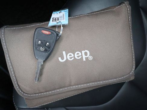 Used 2017 Jeep Wrangler Rubicon AWD/4WD image 28