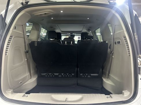 Used 2022 Chrysler Pacifica Limited image 27