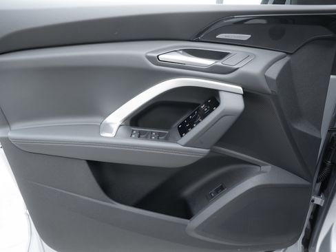 Certified 2025 Audi Q5 Premium Plus w/ Premium Plus image 19