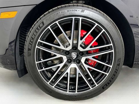 New 2025 Porsche Macan S image 32