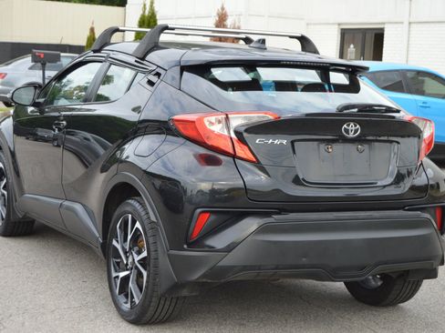 Used 2018 Toyota C-HR XLE FWD image 4