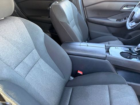 Certified 2025 Nissan Rogue SV FWD image 11
