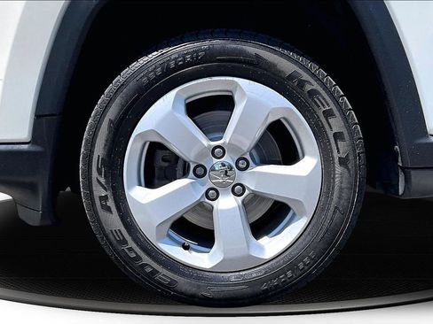 Used 2019 Jeep Compass Latitude w/ Popular Equipment Group AWD/4WD image 34