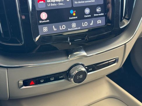 Certified 2024 Volvo XC60 T8 Core AWD/4WD image 20