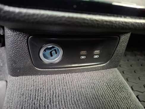 Certified 2025 Audi Q3 2.0T Premium Plus w/ Premium Plus Package image 11