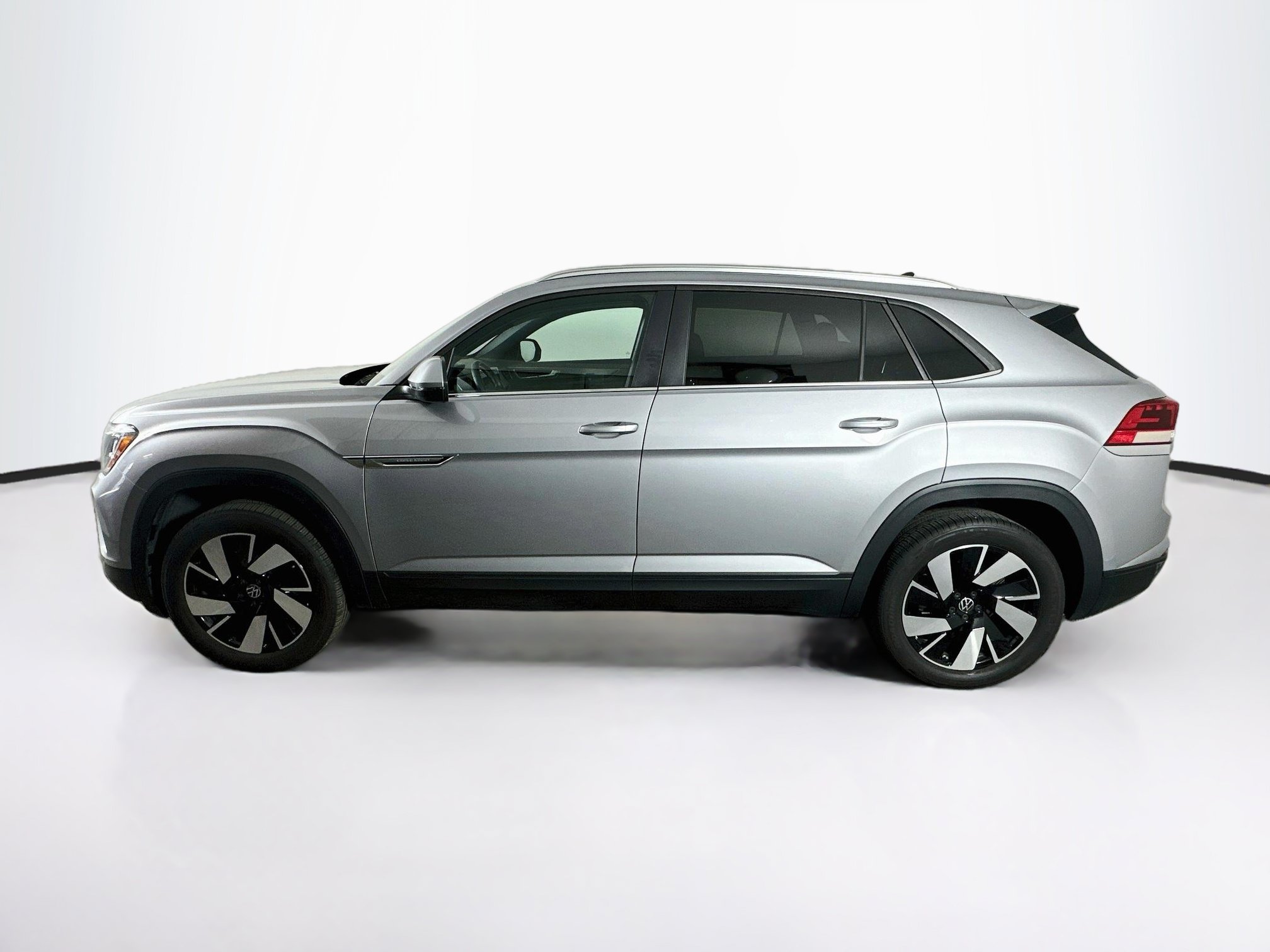 Used 2026 Volkswagen Atlas Cross Sport SE FWD image 4