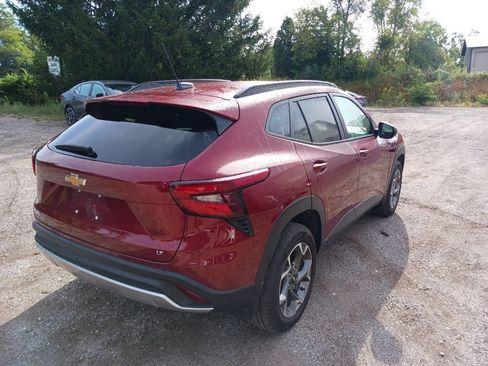 Used 2025 Chevrolet Trax LT w/ LT Convenience Package FWD image 5