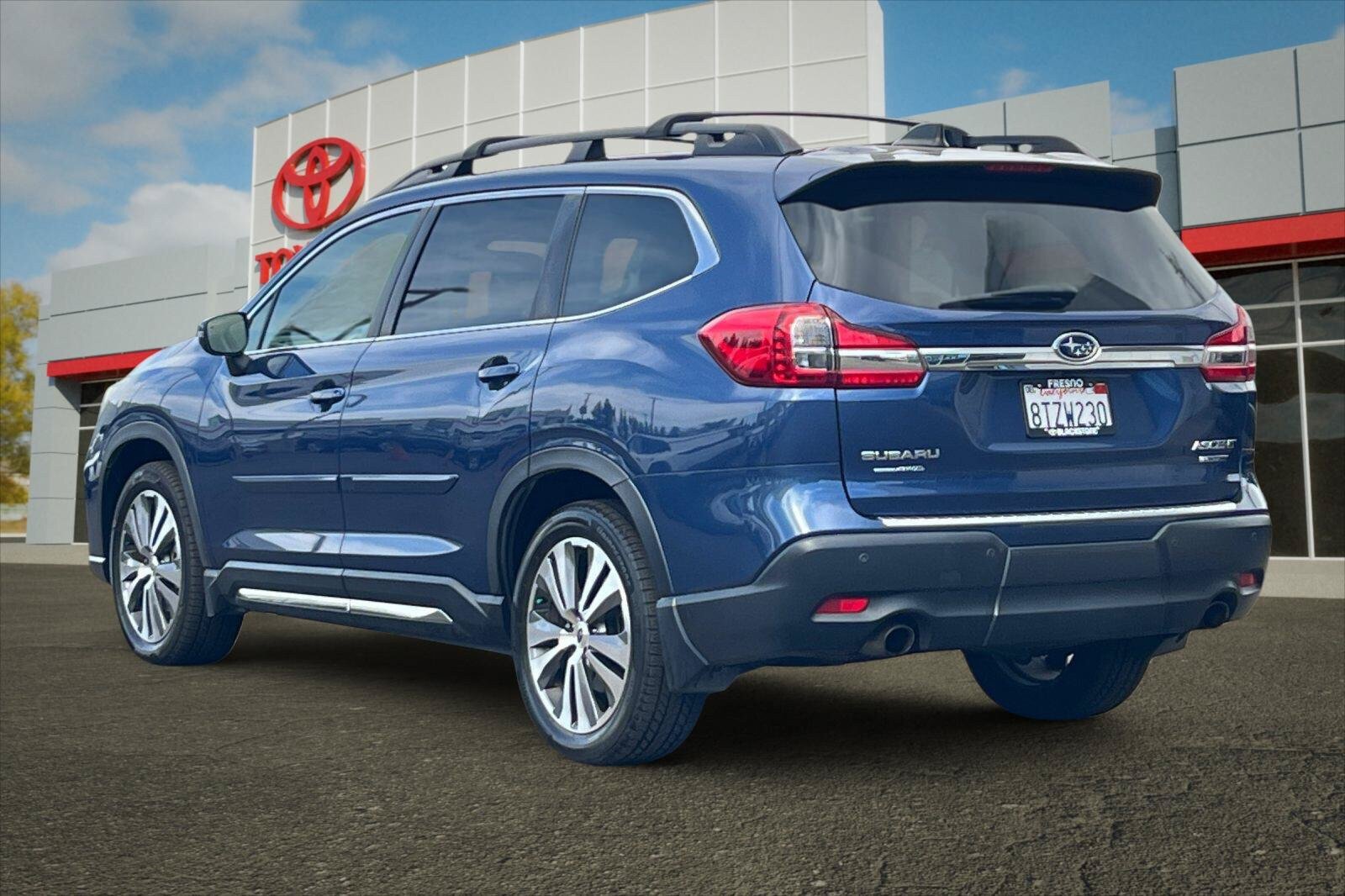 Used 2021 Subaru Ascent Limited w/ Technology Package AWD/4WD image 5