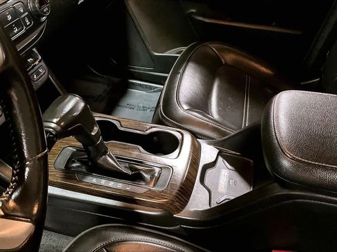 Used 2020 GMC Canyon Denali image 16