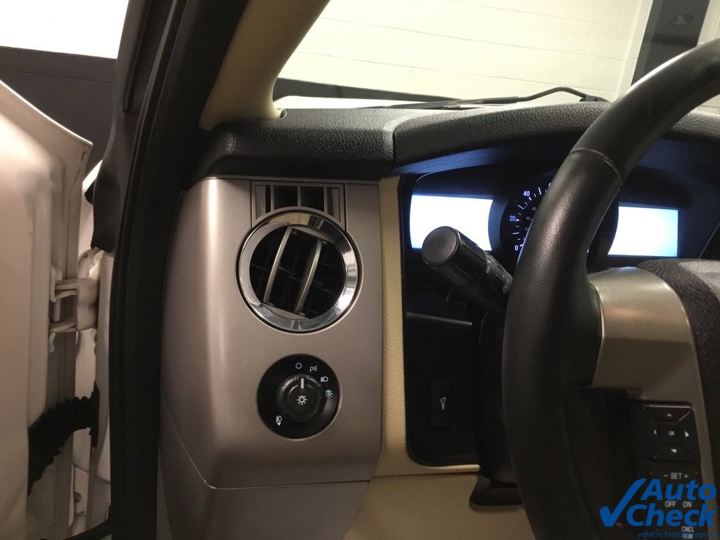 Used 2017 Ford Expedition Limited w/ Equipment Group 301A AWD/4WD image 23