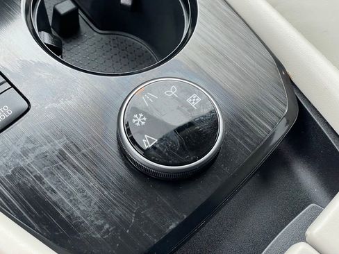 Used 2022 Nissan Rogue SL w/ SL Premium Package image 25