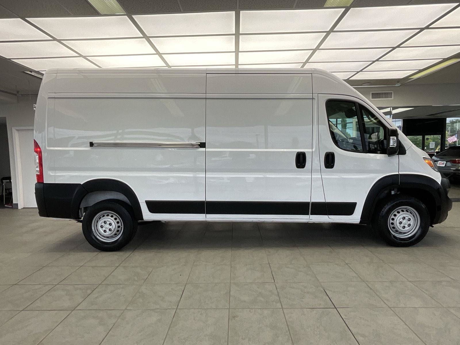 Used 2025 RAM ProMaster 3500 w/ Convenience Group FWD image 4