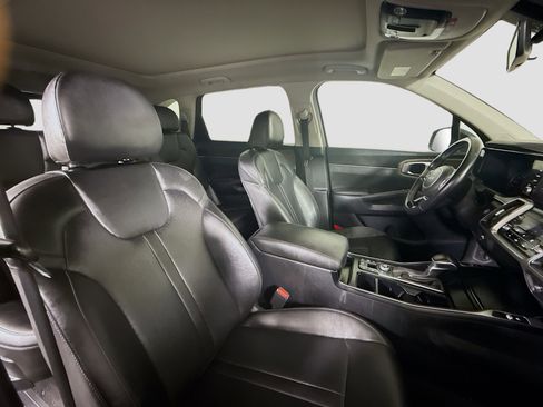 Used 2022 Kia Sorento EX w/ Panoramic Sunroof Package image 29