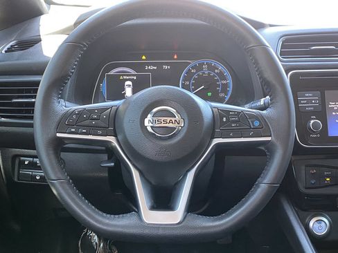 Used 2019 Nissan Leaf SV w/ SV Technology Package FWD image 23