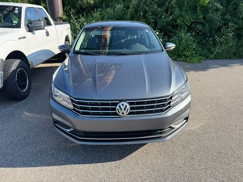 Used 2017 Volkswagen Passat 1.8T S FWD image 2
