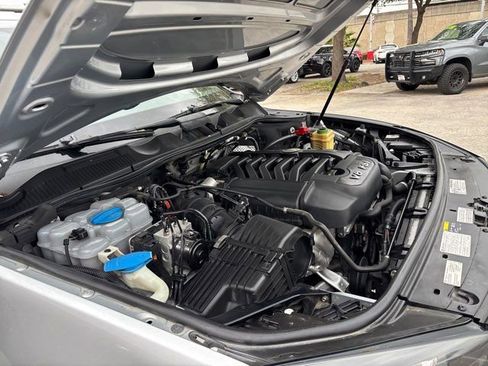 Used 2017 Volkswagen Touareg Wolfsburg Edition image 65