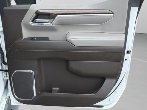 Used 2024 Chevrolet Silverado 1500 LT Trail Boss w/ Convenience Package II image 32