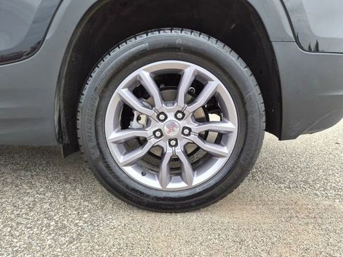 Used 2022 GMC Terrain SLT w/ Infotainment Package II AWD/4WD image 9