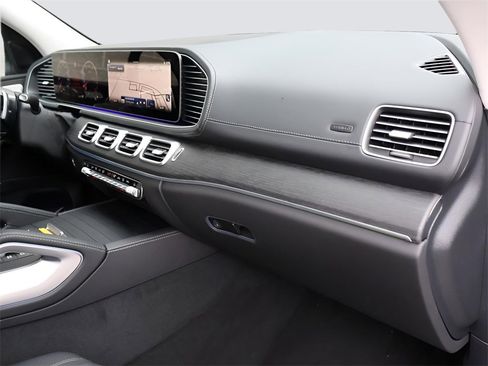 Certified 2025 Mercedes-Benz GLS 450 4MATIC image 12