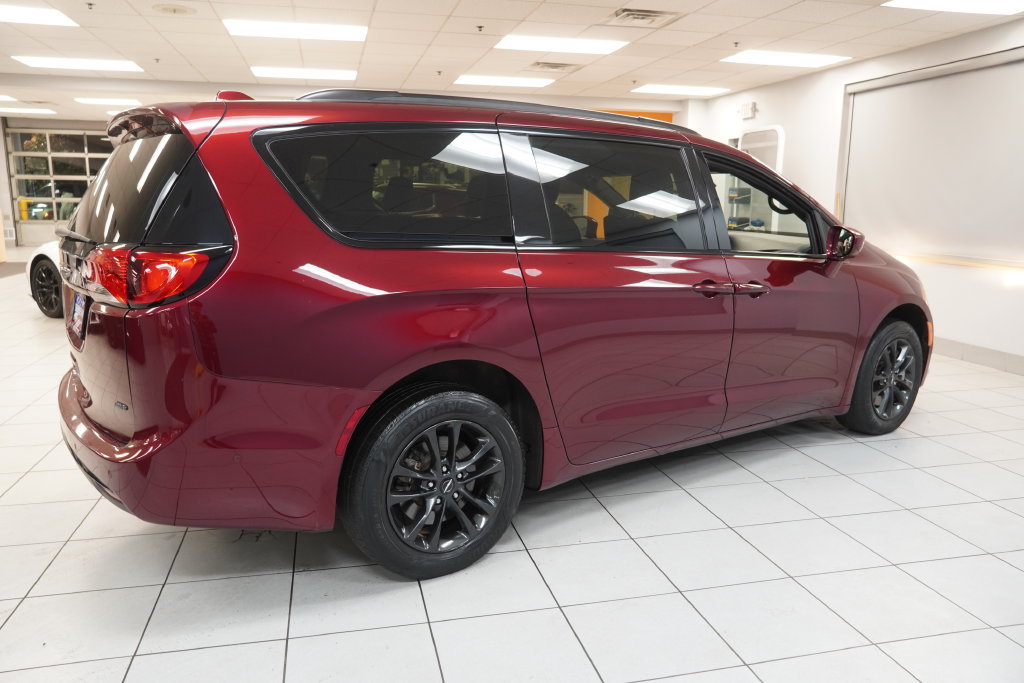 Used 2020 Chrysler Pacifica Touring-L AWD/4WD image 12