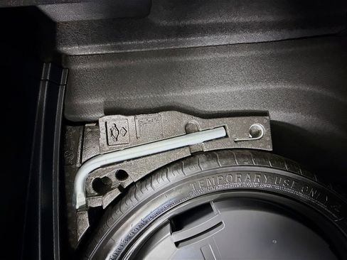 Used 2022 Volkswagen GTI SE image 35