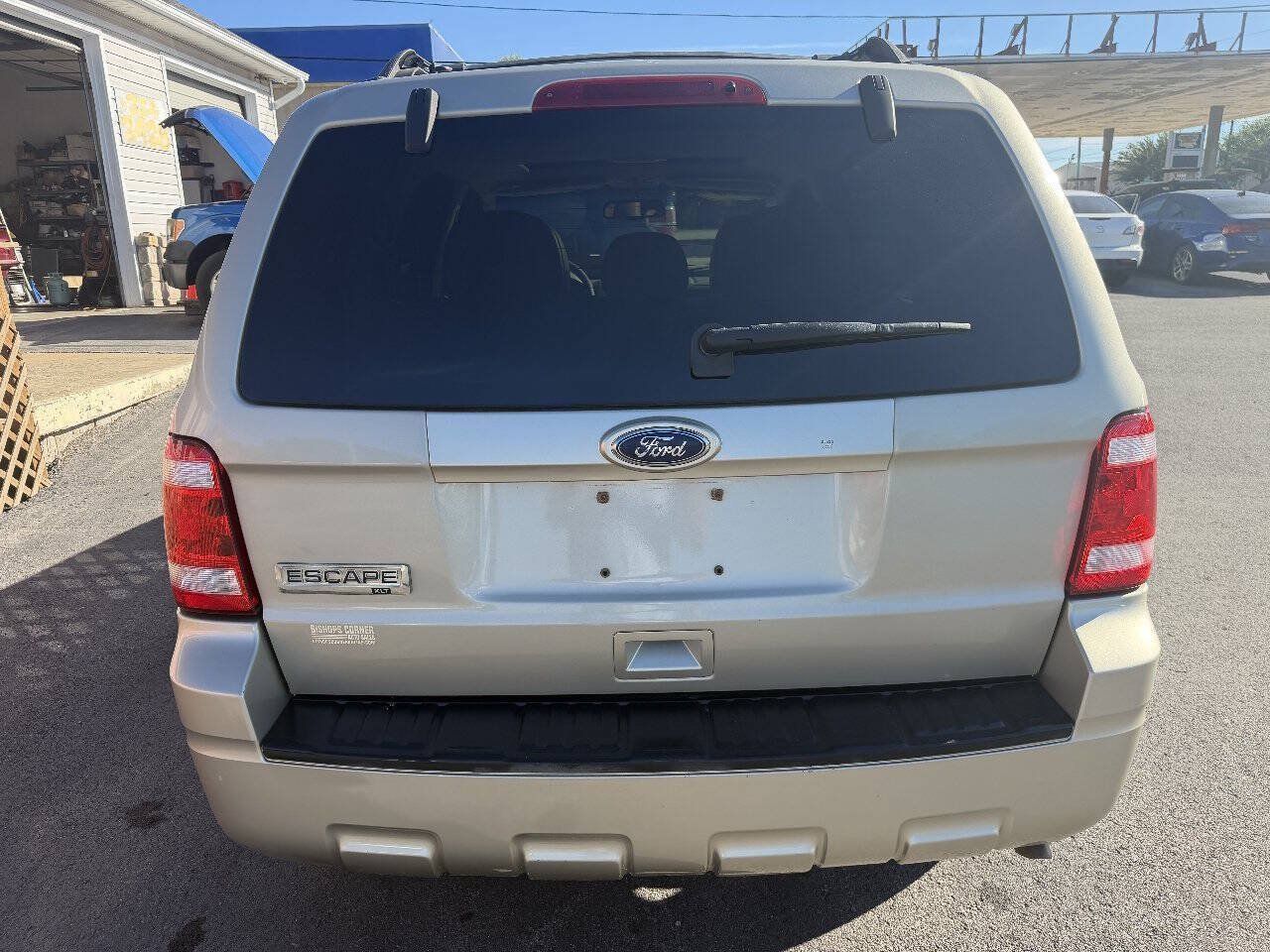 Used 2010 Ford Escape XLT AWD/4WD image 5