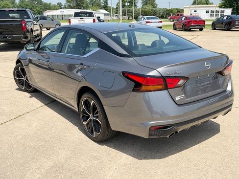Used 2025 Nissan Altima 2.5 SR AWD/4WD image 5