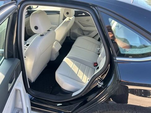 Used 2023 Volkswagen Jetta SE FWD image 6