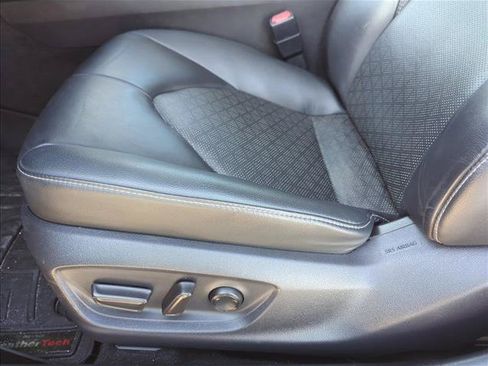 Used 2019 Toyota Camry XSE FWD image 12